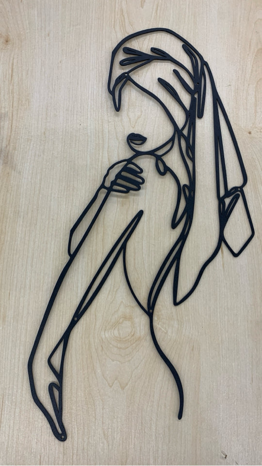 METAL WOMAN LINE ART WALL HANGING.