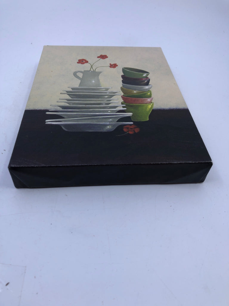 2 MINI CANVAS, DISHES AND FLOWERS.