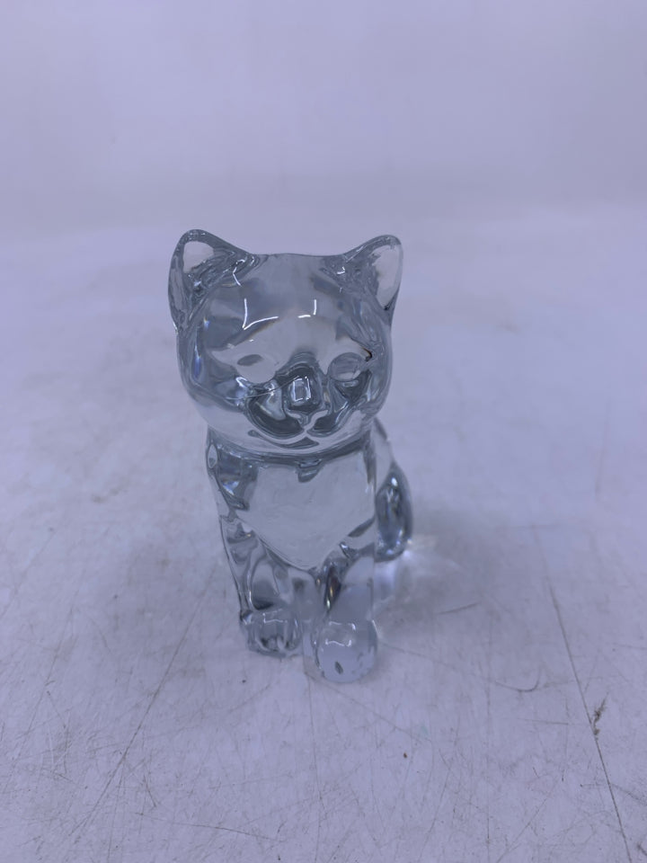 CLEAR GLASS SITTING CAT.