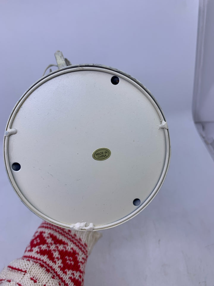 WHITE PIERCED METAL 3 TIER FOLD UP SERVING TRAY.