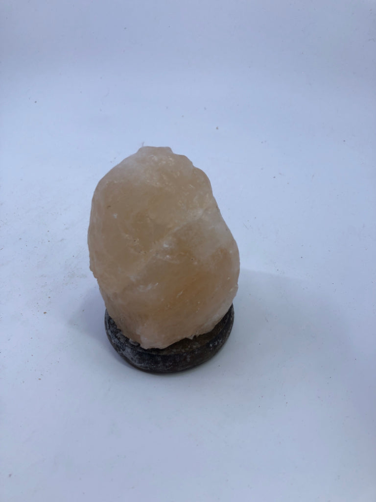 PINK SALT DECOR.