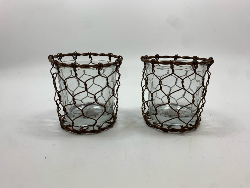 2PC CHICKEN WIRE VOTIVE HOLDERS.