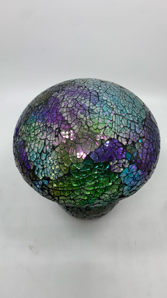 MOSAIC GLASS LED MUSHROOM.
