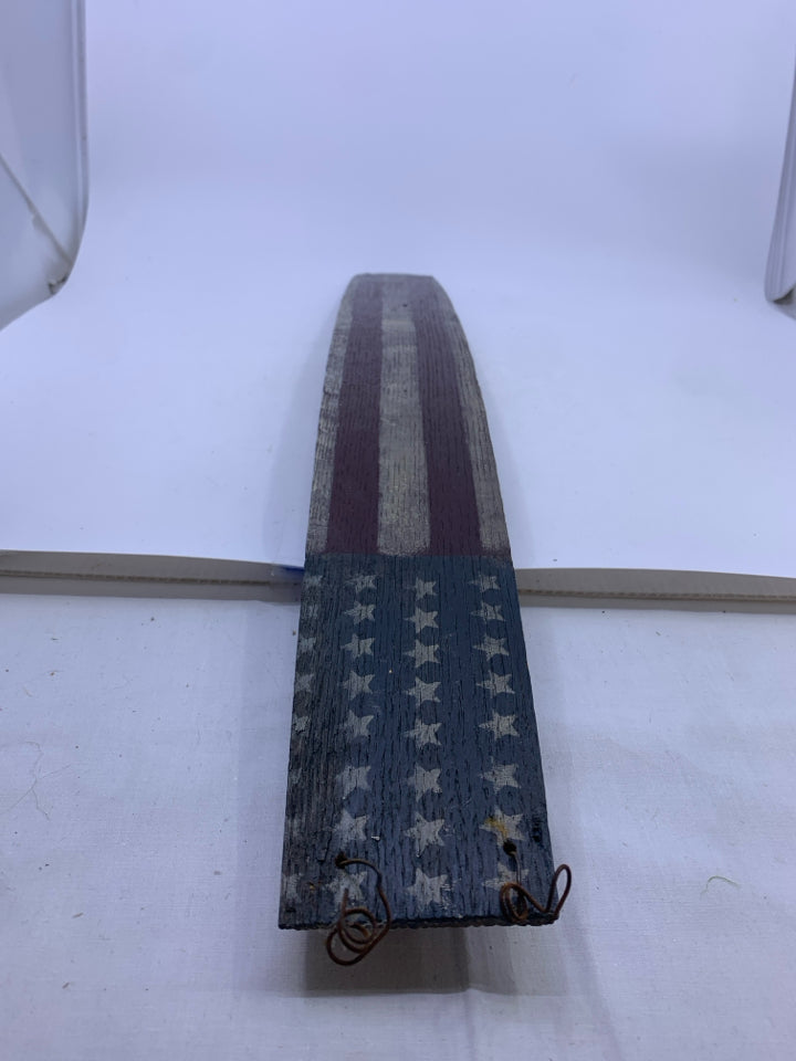PRIMITIVE WOOD FLAG WALL ART.