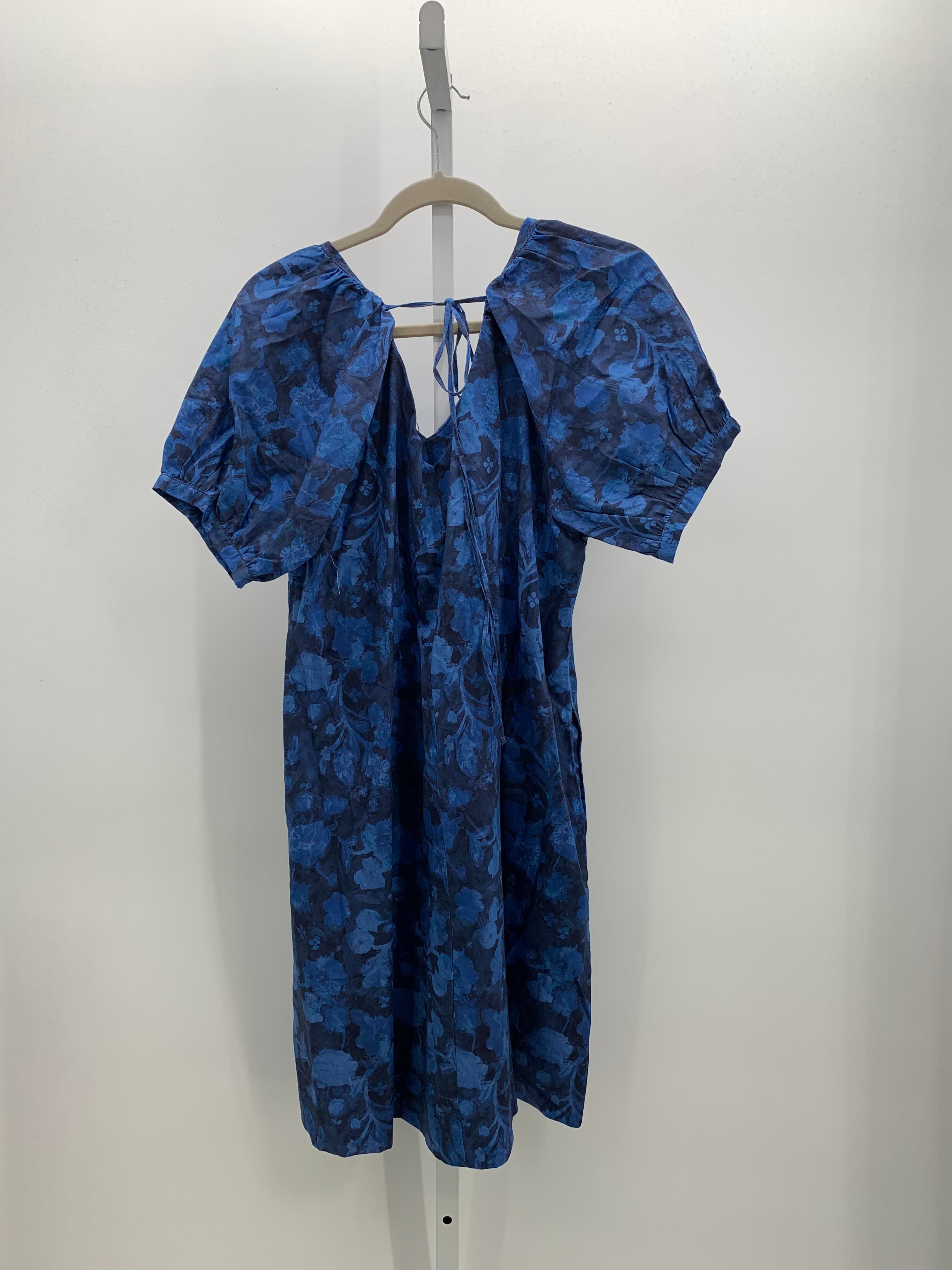 Size Large Misses Short Sleeve Dress