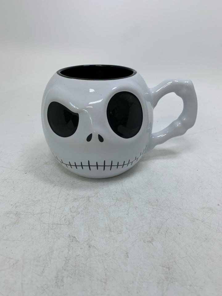 WHITE SKELTON NIGHTMARE BEFORE CHRISTMAS MUG.