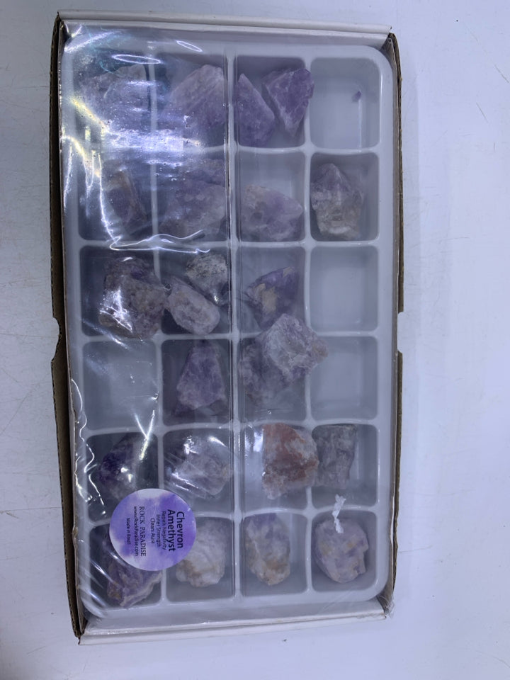 NIP CHEVRON AMETHYST.