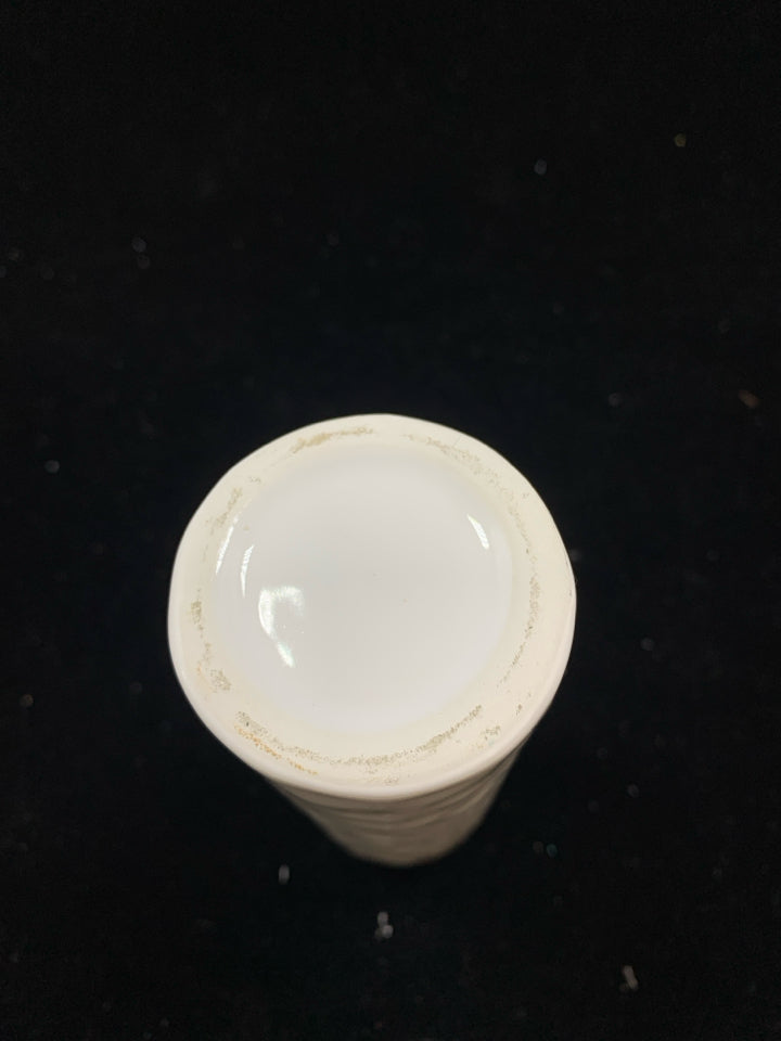 'BE KIND' VASE.