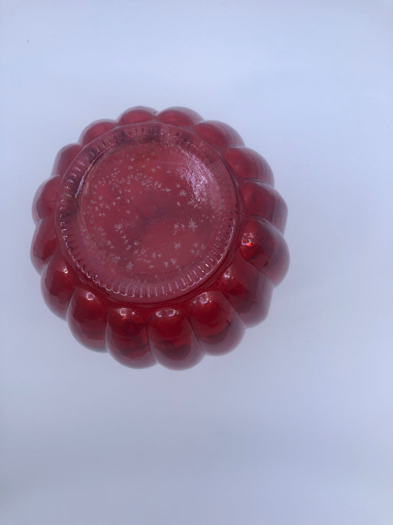 RED RIBBED VASE.