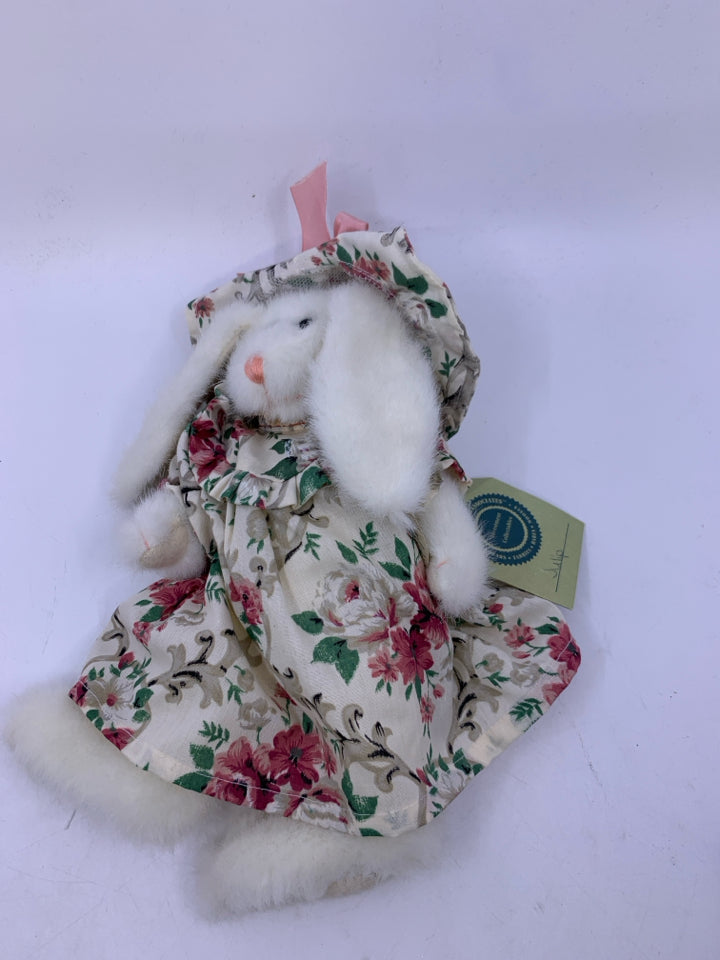WHITE BUNNY W/ FLORAL DRESS/HAT.
