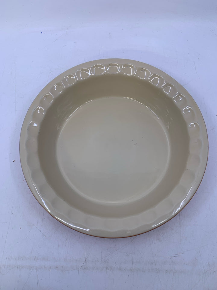 ORANGE OMBRE PIE PLATE W/ DIVET EDGE.