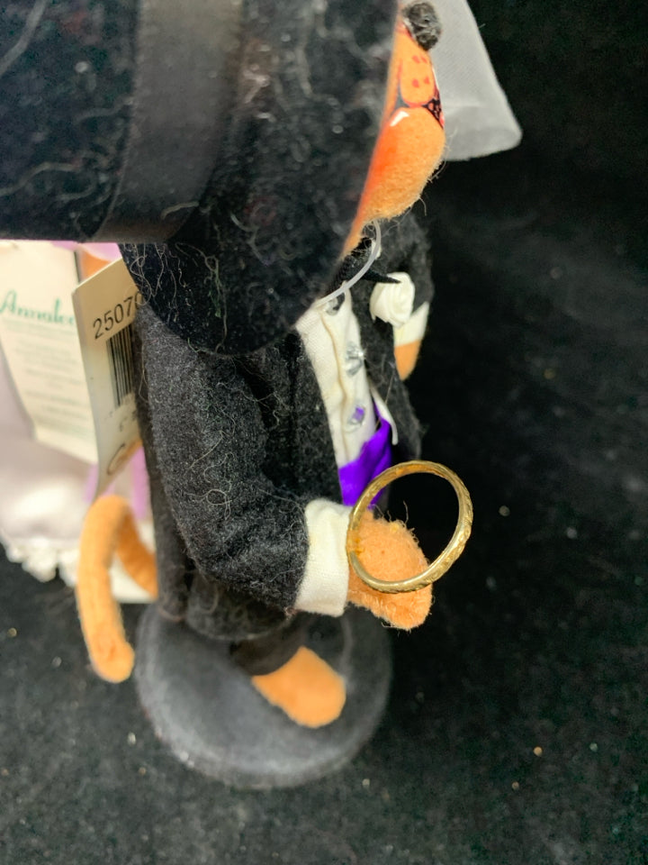 ANNALEE BRIDE & GROOM.