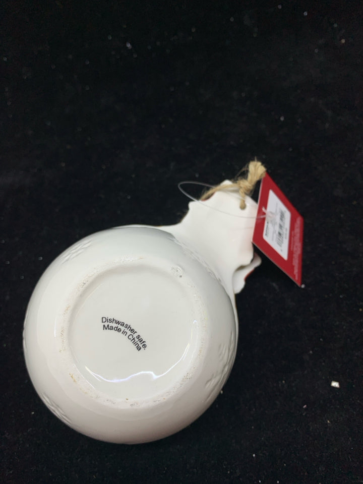 NWT CERAMIC SNOWMEN MEASURING CUPS.
