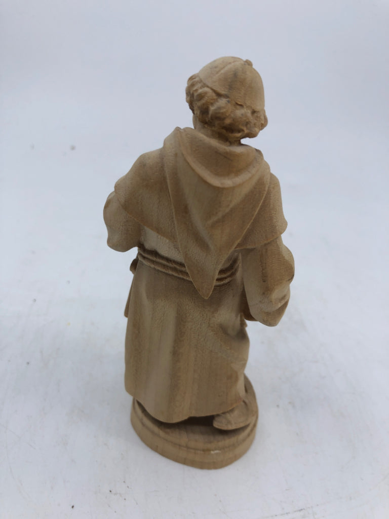 VTG WOOD CARVED MAN- KRAUS OBERAMMERGAU.