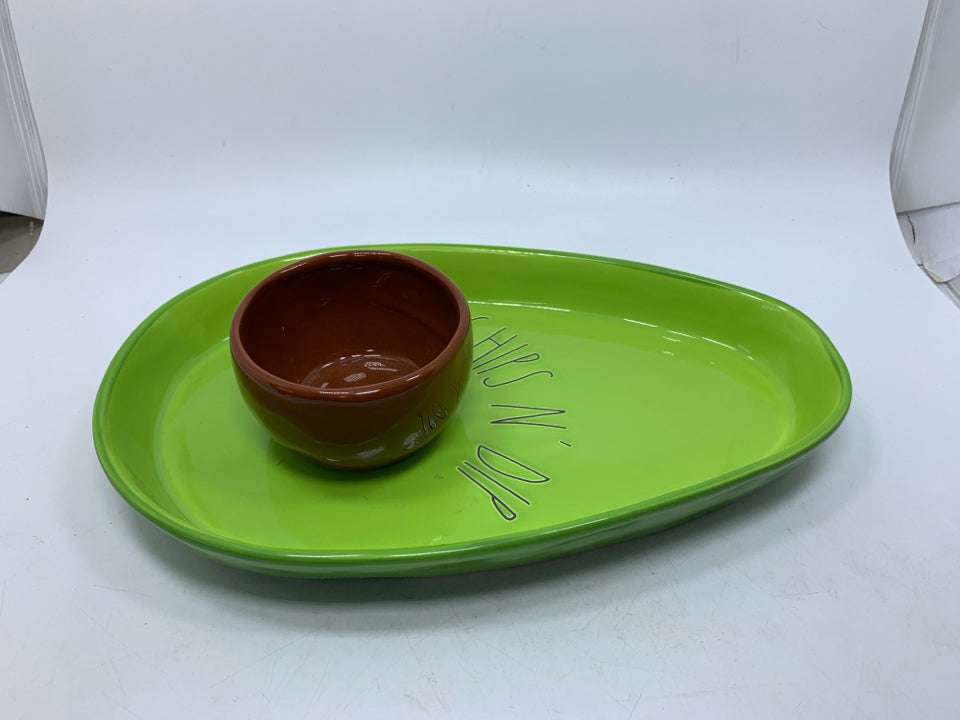 LARGE AVOCADO "CHIPS N' DIP" SERVING TRAY.