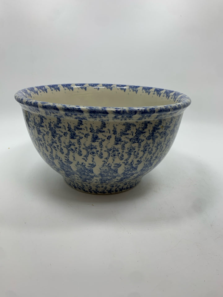 SM BLUE SPECKLED CERAMIC MIXING BOWL.