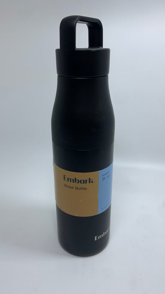 NWT BLACK EMBARK WATER BOTTLE.