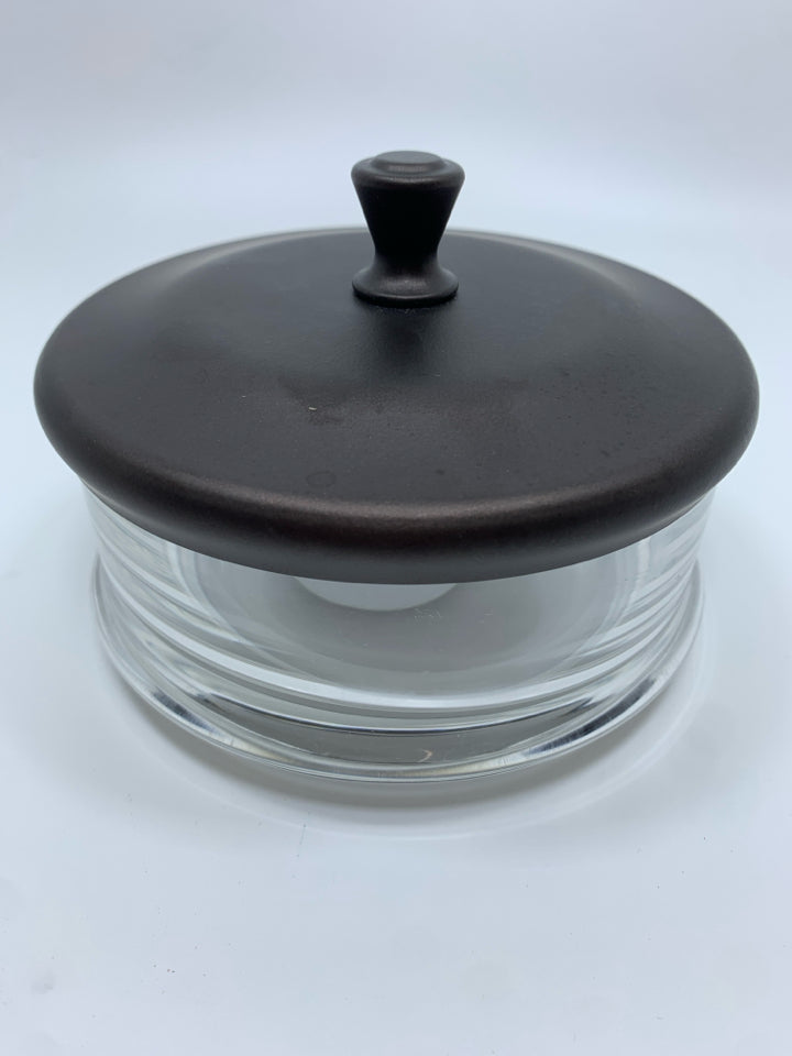 MDESIGN GLASS CANISTER W/BLACK TOP.