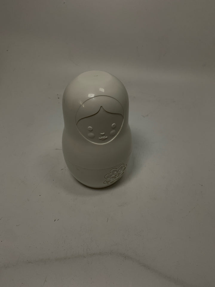 3 NESTING DOLLS MEASURING CUPS.