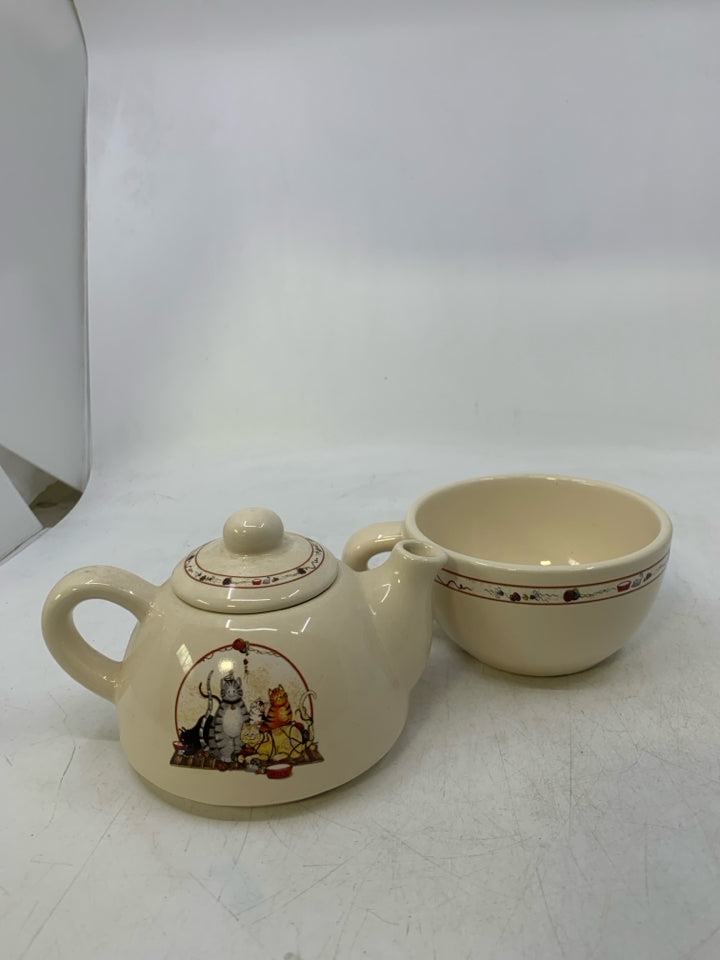 2 PC PRIMITIVE STYLE ASSORTED CATS.