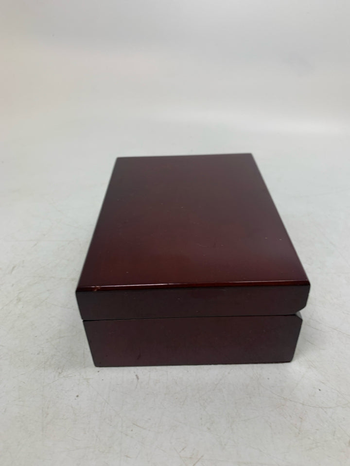 SMALL GLOSSY CHERRY COLORED BOX.