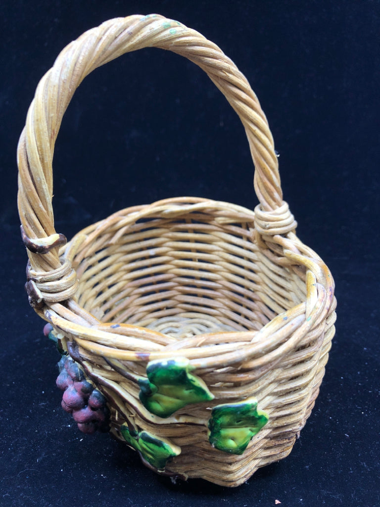 SMALL BLONDE BASKET W CERAMIC GRAPES AND LEAVES ACCENTS.