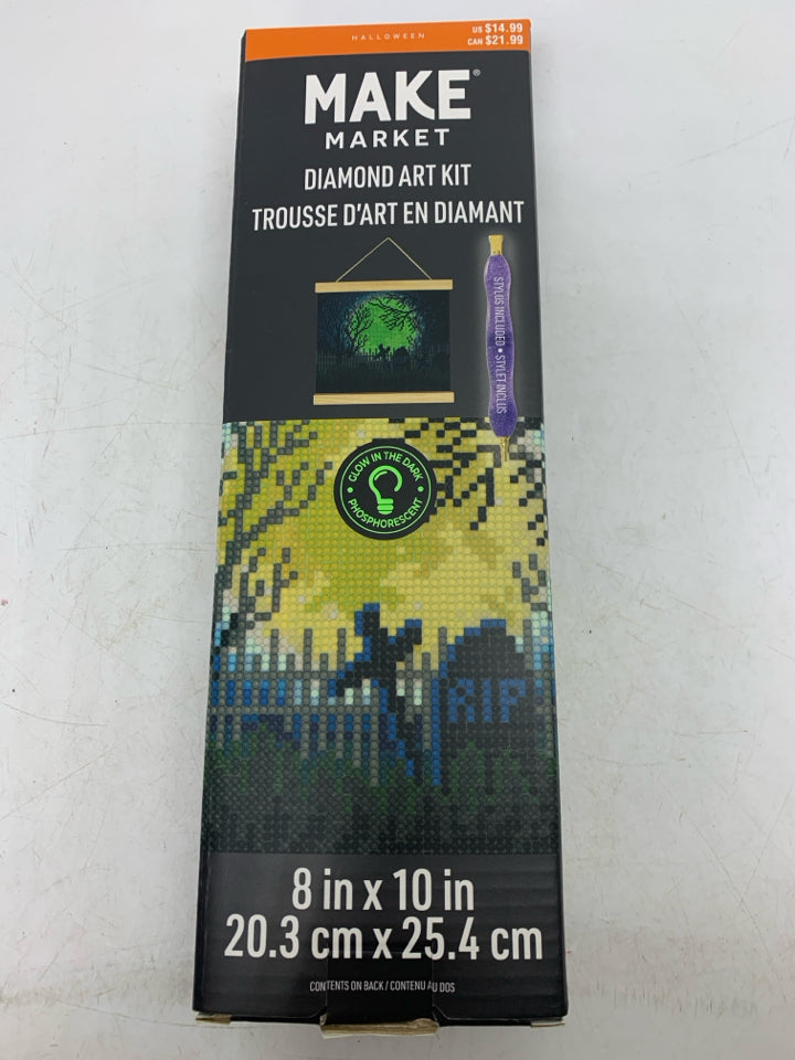 NIB DIAMOND ART KIT SPOOKY GRAVE YARD GLOW IN THE DARK.