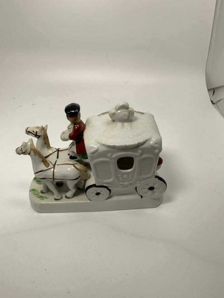 VTG PORCELAIN STAGE COACH FIGURINE FAIRYLAND.