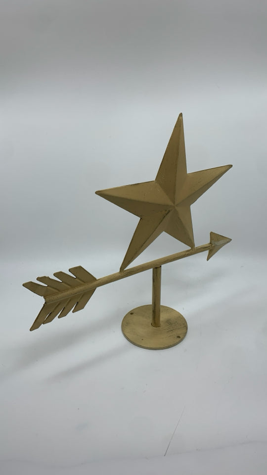 TAN METAL STAR WEATHERVANE DECOR.