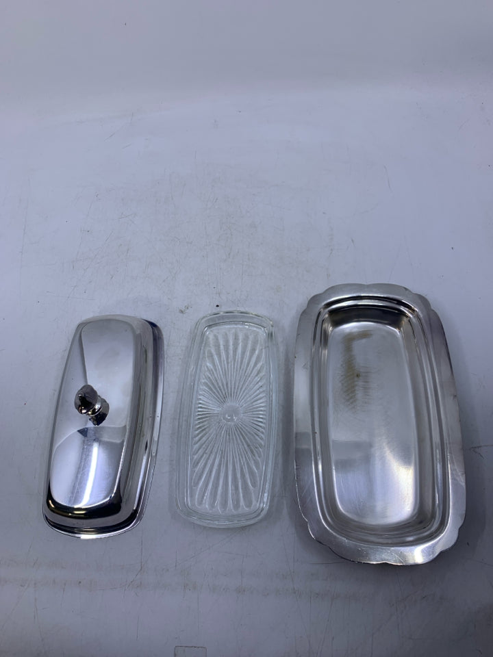SILVER METAL COVERED BUTTER DISH W/ GLASS INSERT.