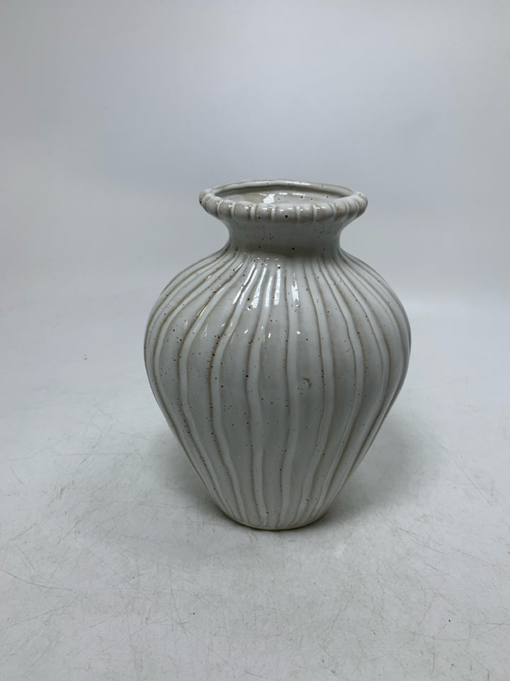 WHITE RIBBED SPECKLED VASE.