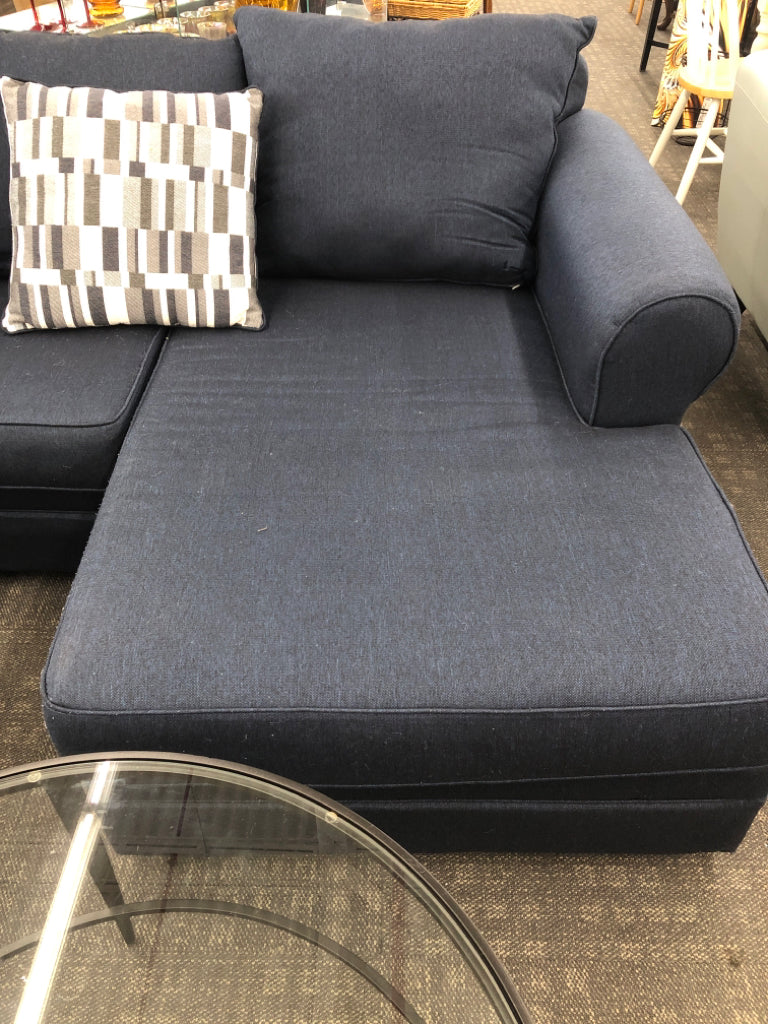 5PC BLUE CORNER SECTIONAL W/OTTOMAN 3 THROW PILLOWS.