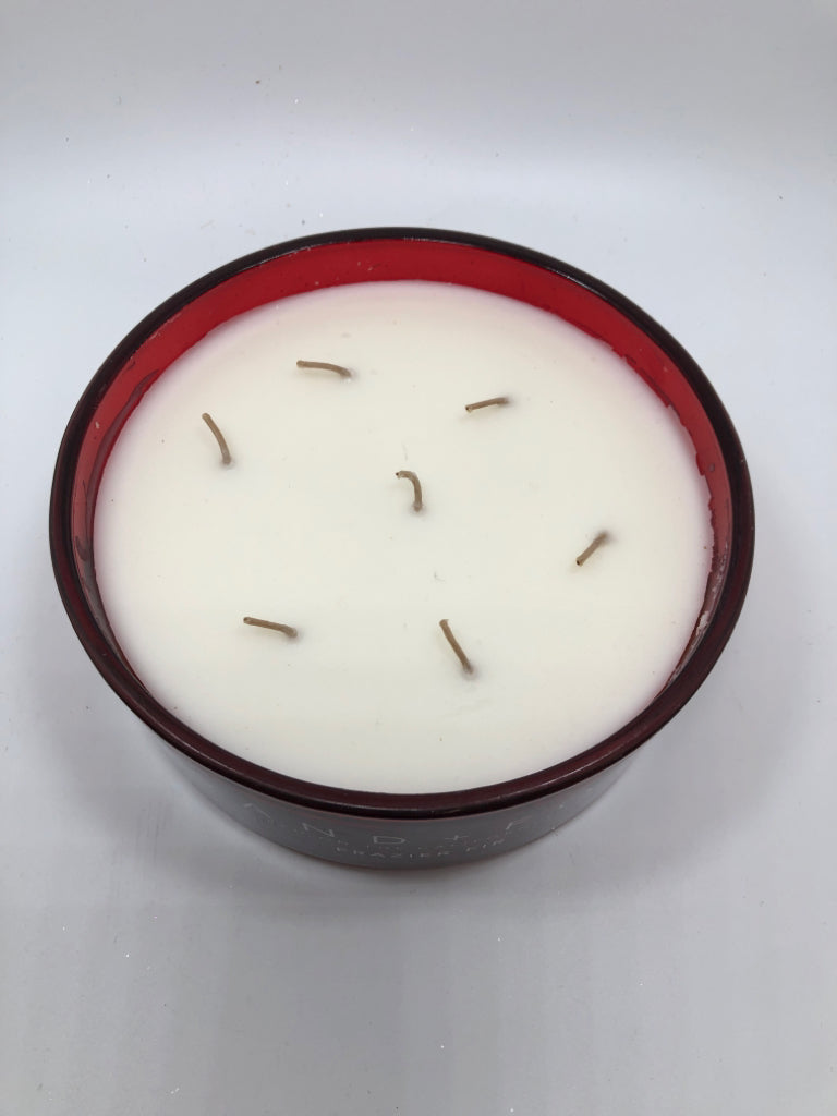 SAND AND FOG FRAZIER FIR 7 WICK CANDLE.