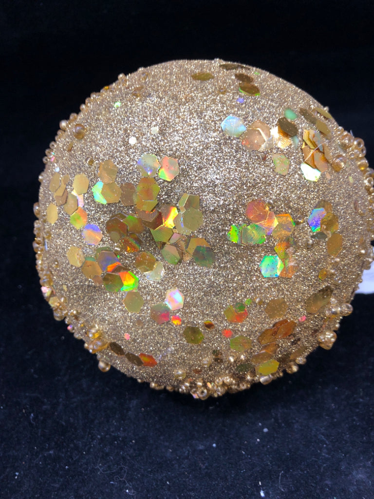 GOLD GLITTER PEAR W LEAF.