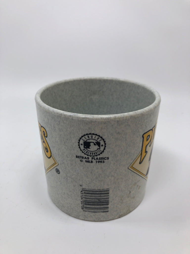 PLASTIC MLB PIRATES MUG.