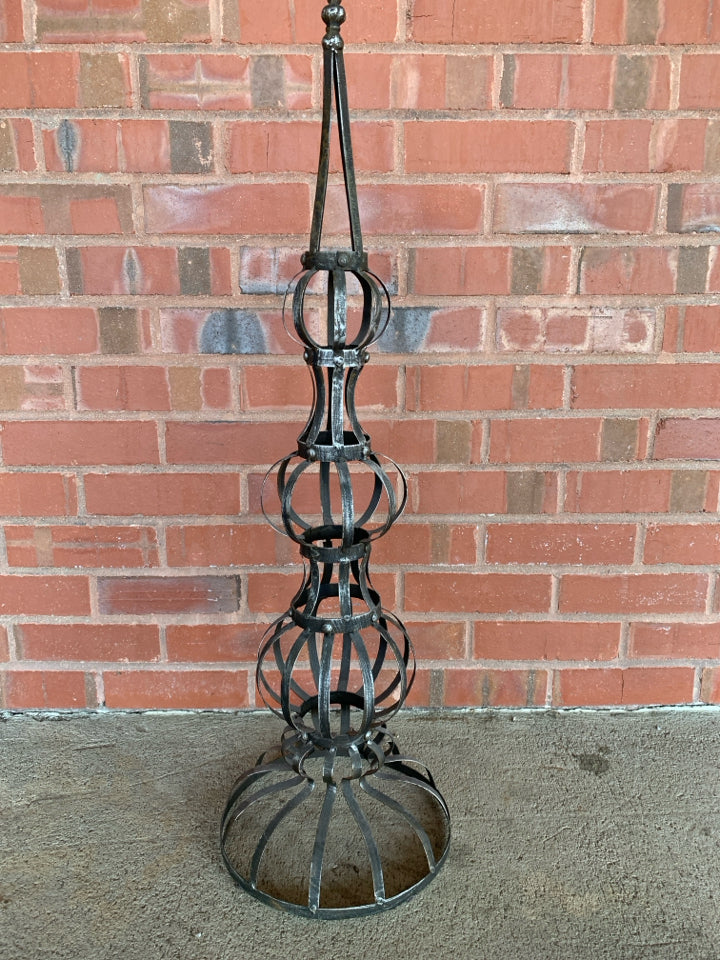 LG IRON DISTRESSED DECOR.