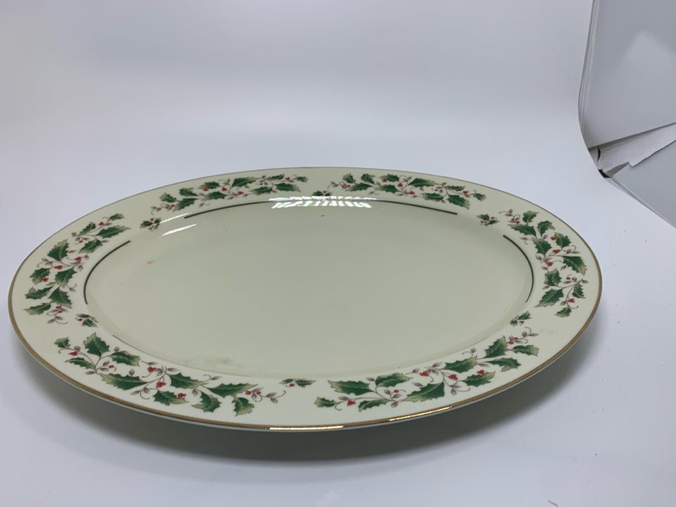 IVORY OVAL PLATTER W/ HOLLY BOARDED EDGE.
