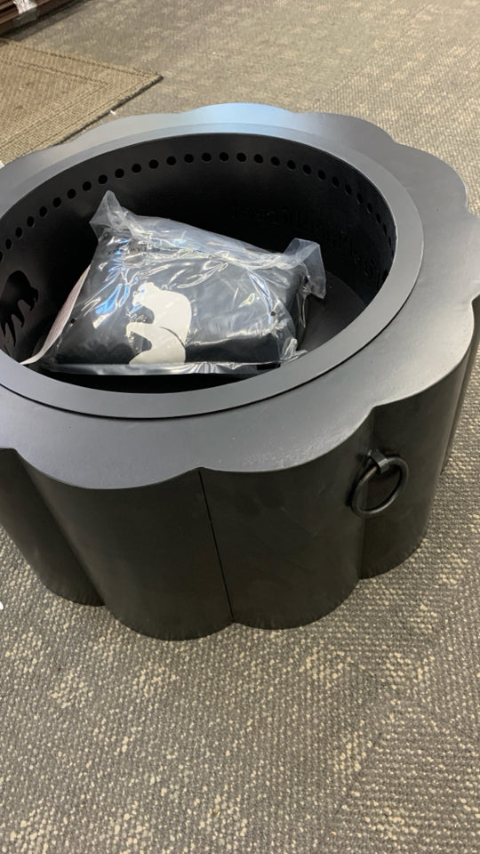 NIB FIRE PLACE DIRECT PORTABLE FIRE PIT.