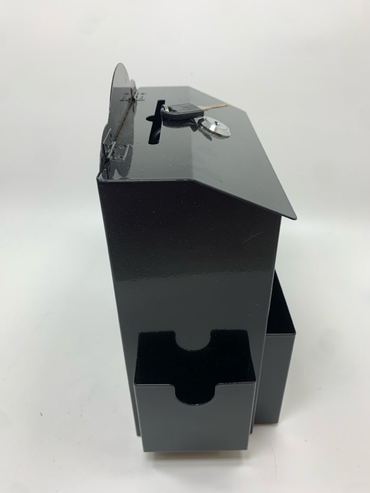 BLACK METAL SUGGESTION BOX W/KEY.