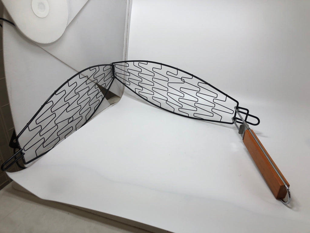 BBQ FISH BASKET.