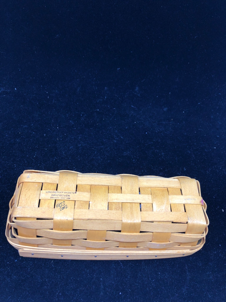 2002 RECTANGLE BASKET W PROTECTOR.