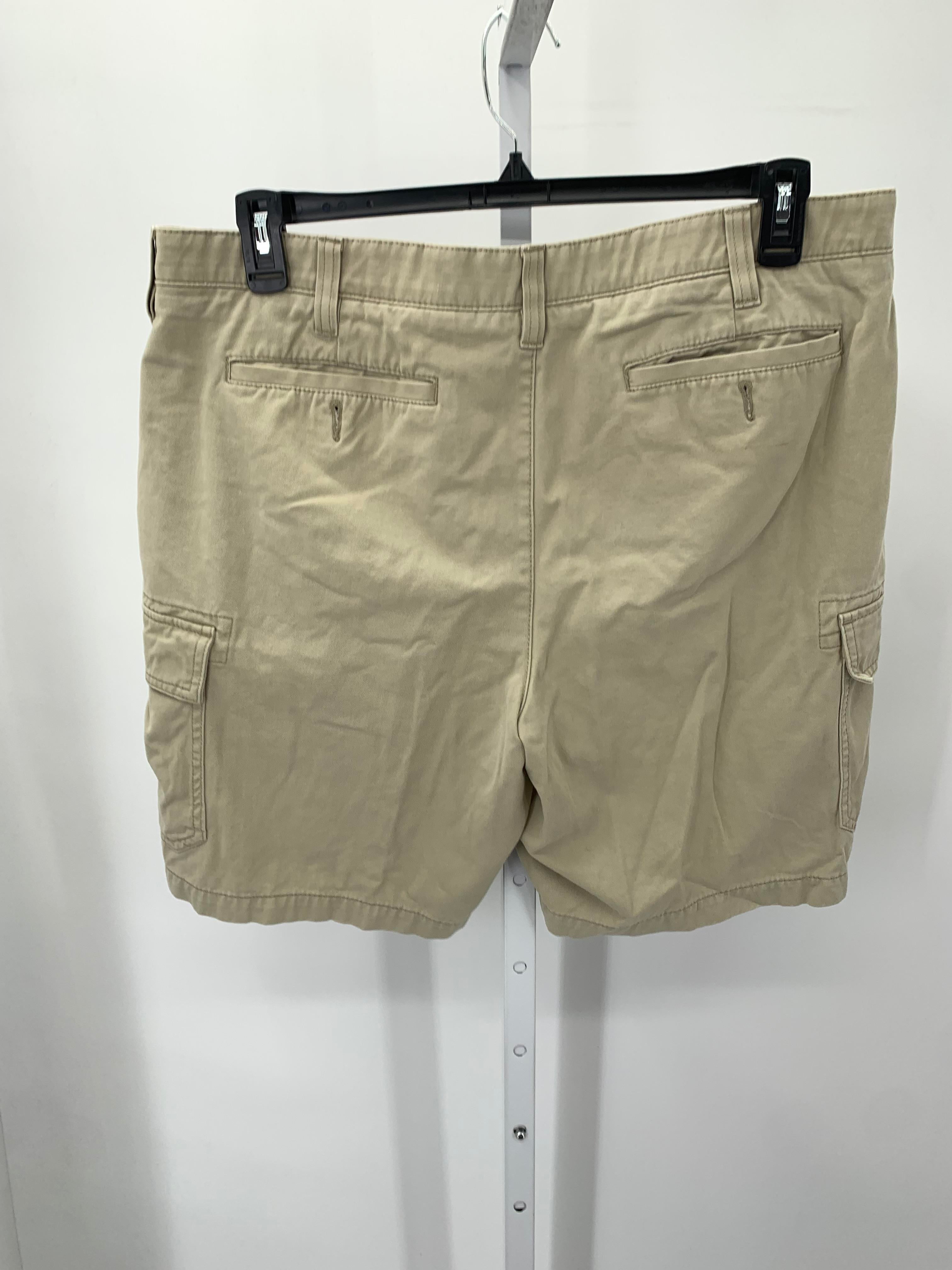 KHAKI SHORTS