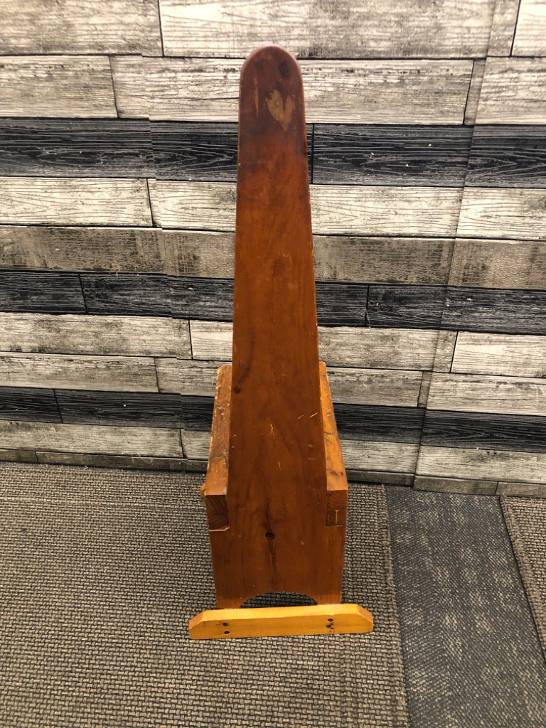 VTG SMALL WOOD MILKING SEAT.