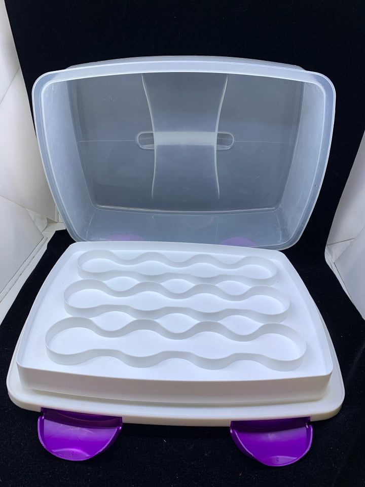 WILTON TRAVEL CUPCAKE CARRIER.