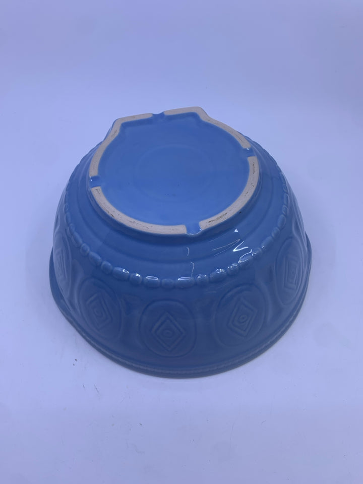 VTG BLUE EMBOSSED PATTERN SERVING BOWL.