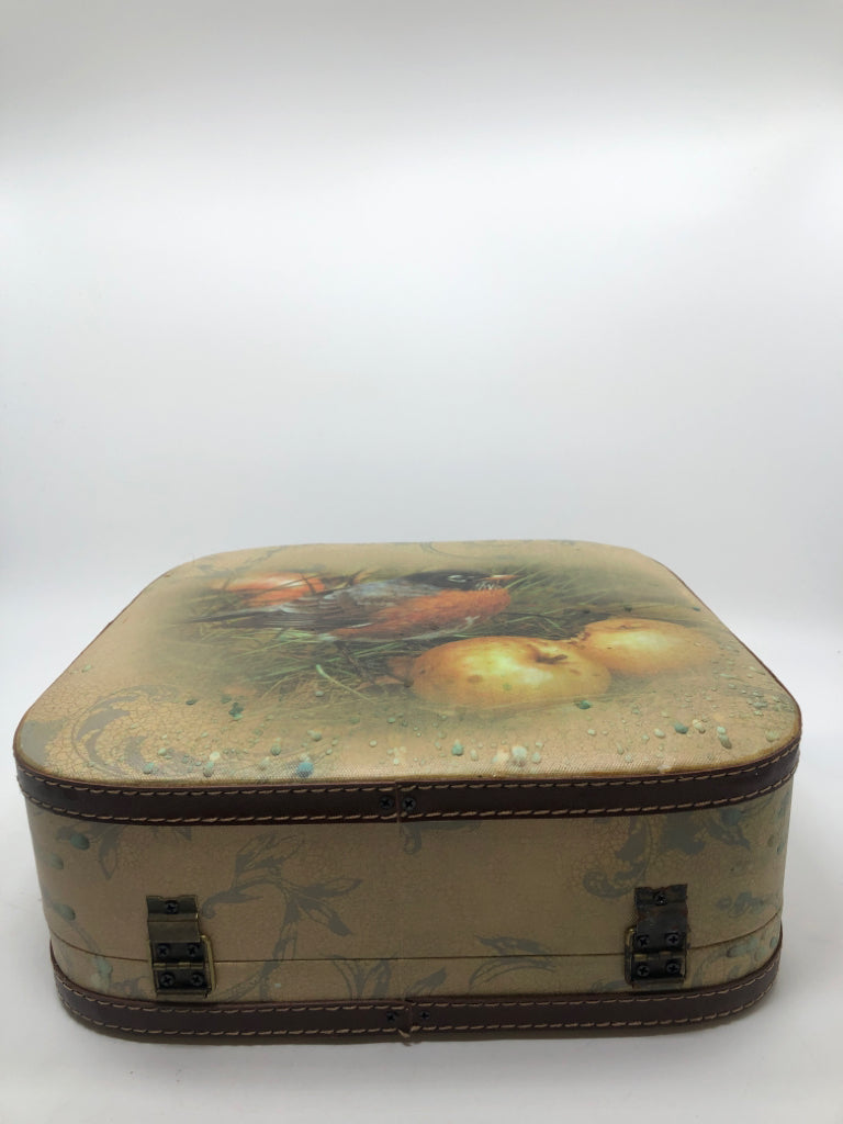 VTG STYLE BIRD PRINTED CASE DECOR.