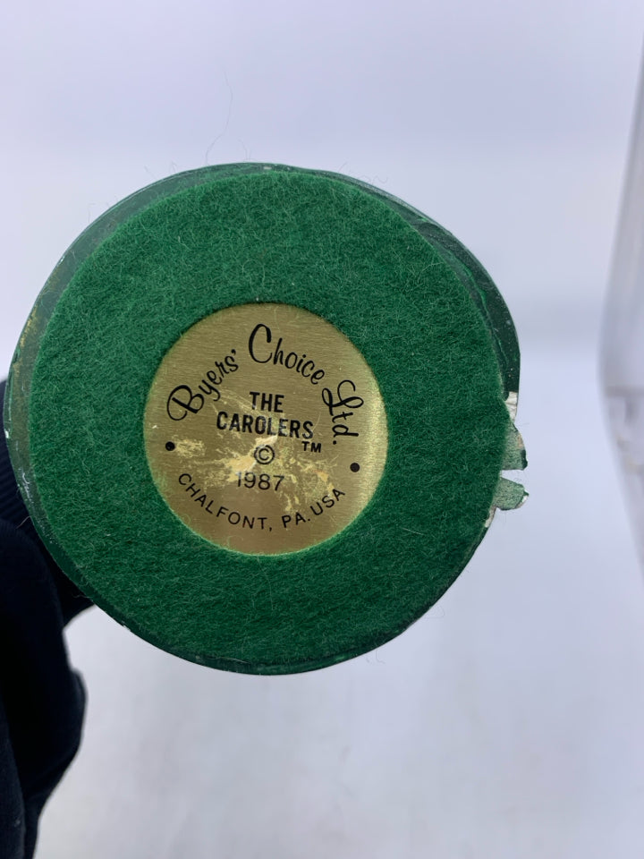 MAN CAROLER W/ GREEN COAT MUSIC NOTES LACE BOW TIE 1987 BYERS' CHOICE.