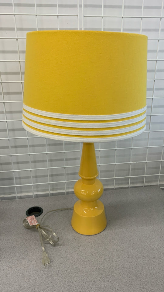 YELLOW LAMP W/SHADE.