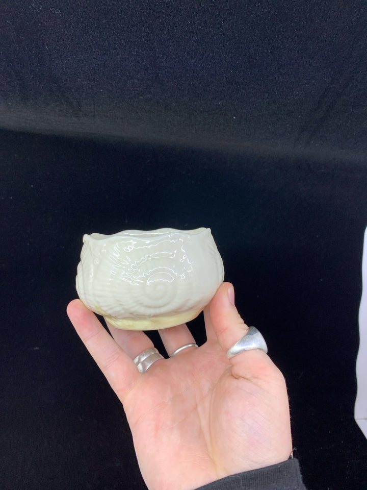 IVORY SHORT BOWL W/ EMBOSSED SWIRL SHELL DESIGN BELLEEK.