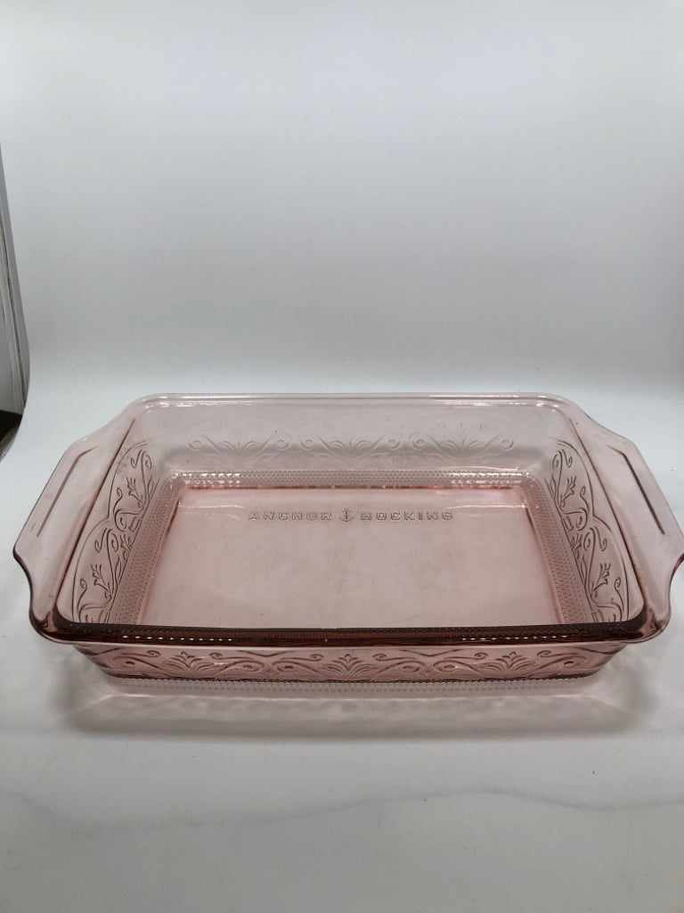 PINK GLASS CASSEROLE DISH - ANCHOR HOCKING.